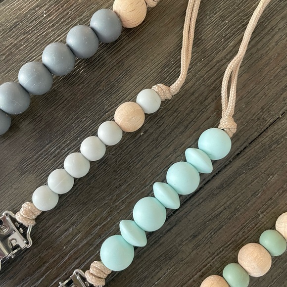 Set of 4 Gender Neutral Ryan and Rose Cutie Clips - Picture 2 of 2